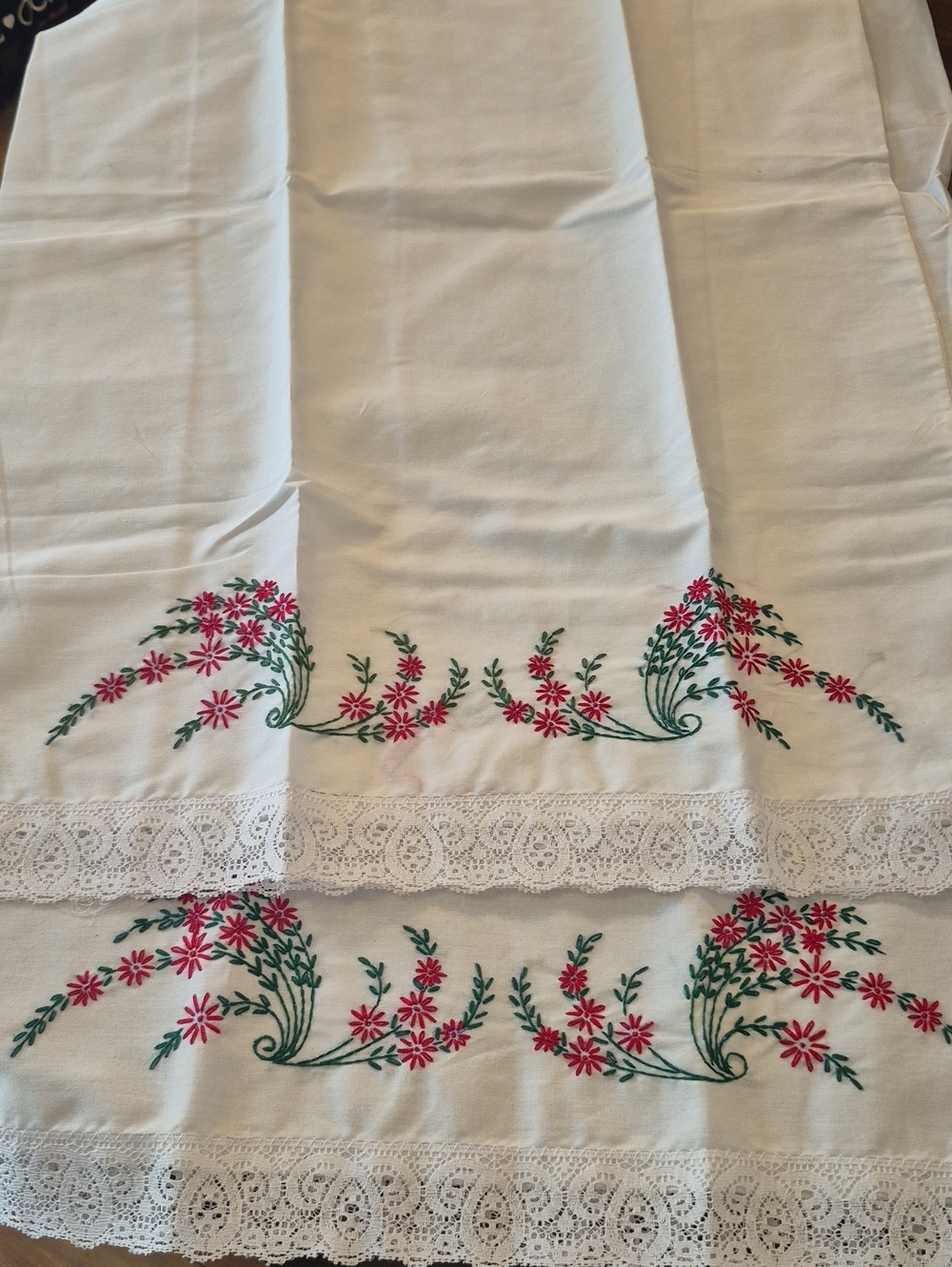 2 Handstitched Cross Stitched Cotton Pillowcase New Red Green Floral Design Lace